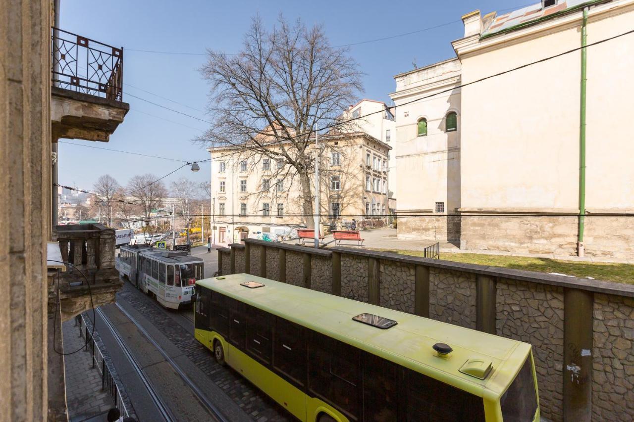 Квартира Студія Біля Оперного Театру По Вулиці Гонти 4-3А 利沃夫 外观 照片